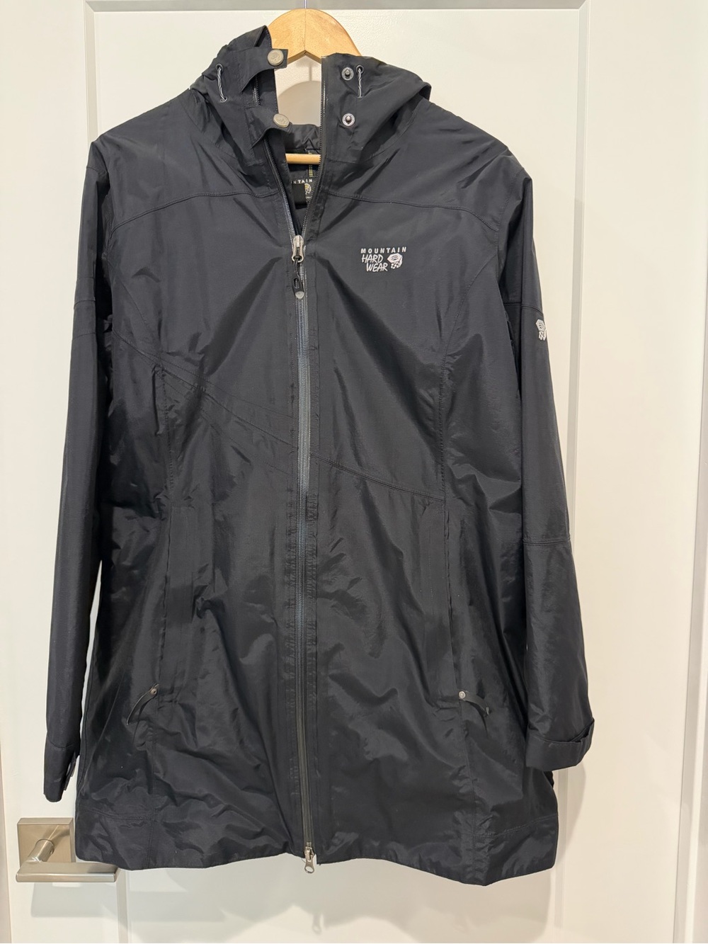 Mountain Hardwear Women's Black Lightweight Hooded Rain Jacket